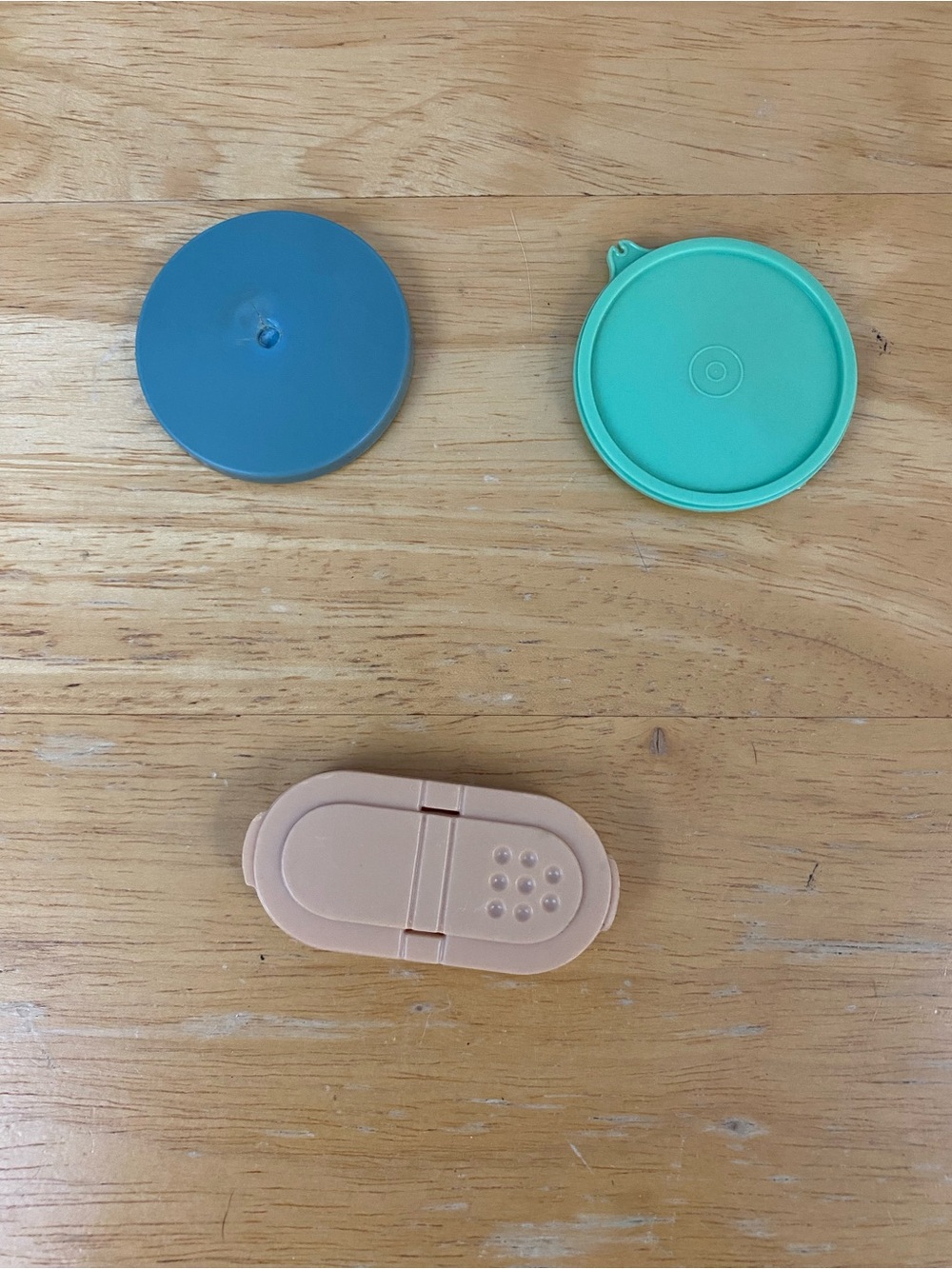 Vintage Tupperware accessory lid magnets